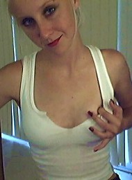 Tiny Jen Takes Her Pics On Her Webcam Teen Porn Pix